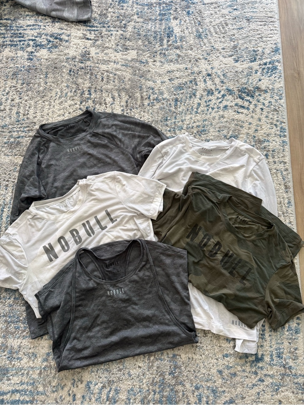 NOBULL Women’s Shirt Bundle (S)